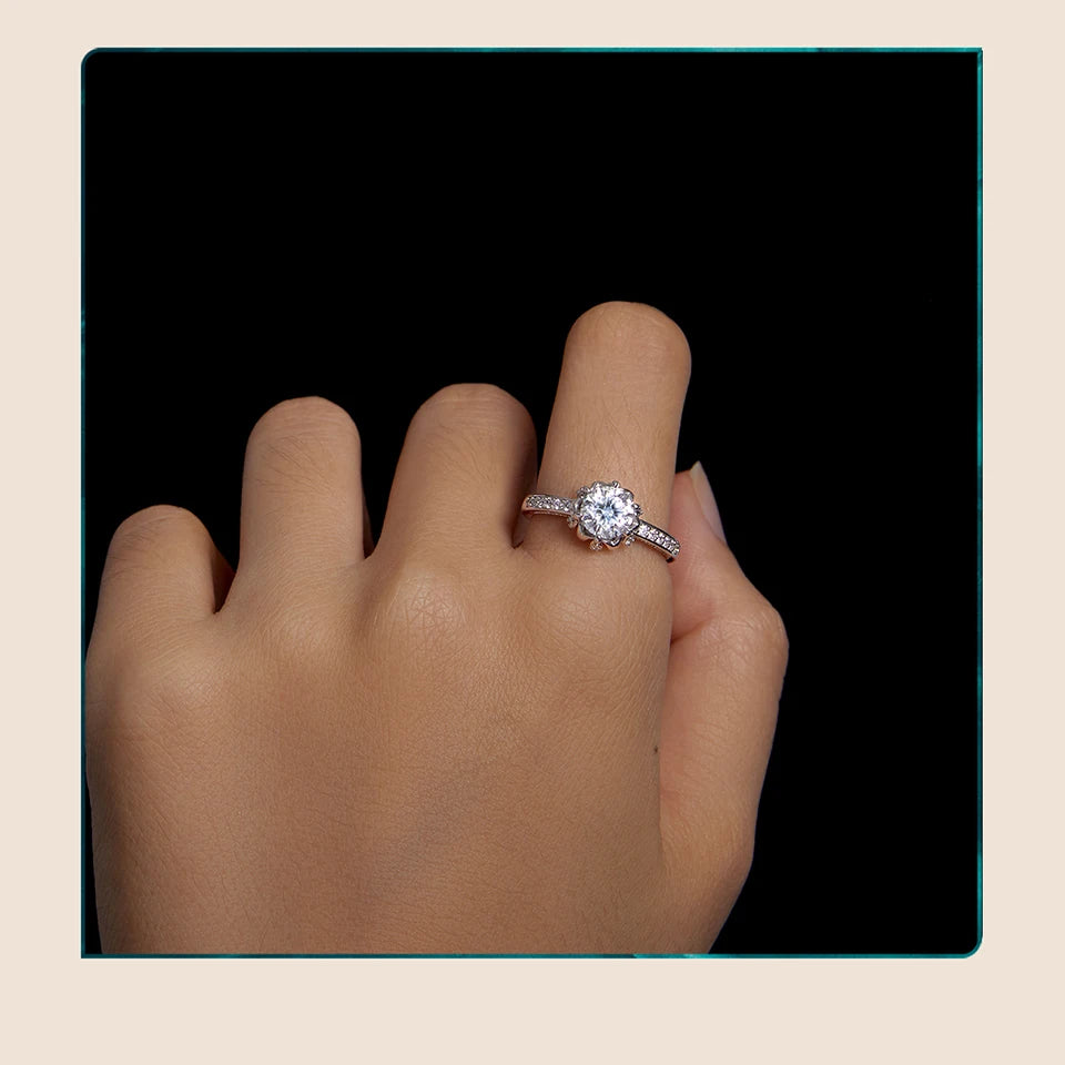 Diamond Color VVS1 EX Moissanite Flower Ring 1ct Round Moissanite Diamond Solitaire Engagement 925 Sterling Silver Rings For Wo